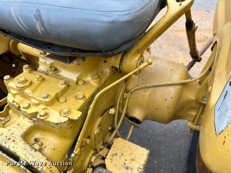 image for item DQ7437 Ford  340A tractor