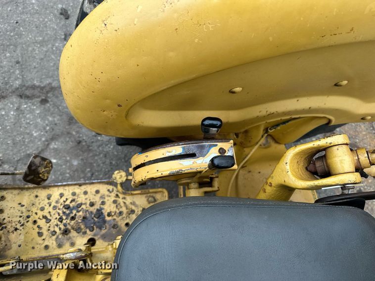 image for item DQ7437 Ford  340A tractor