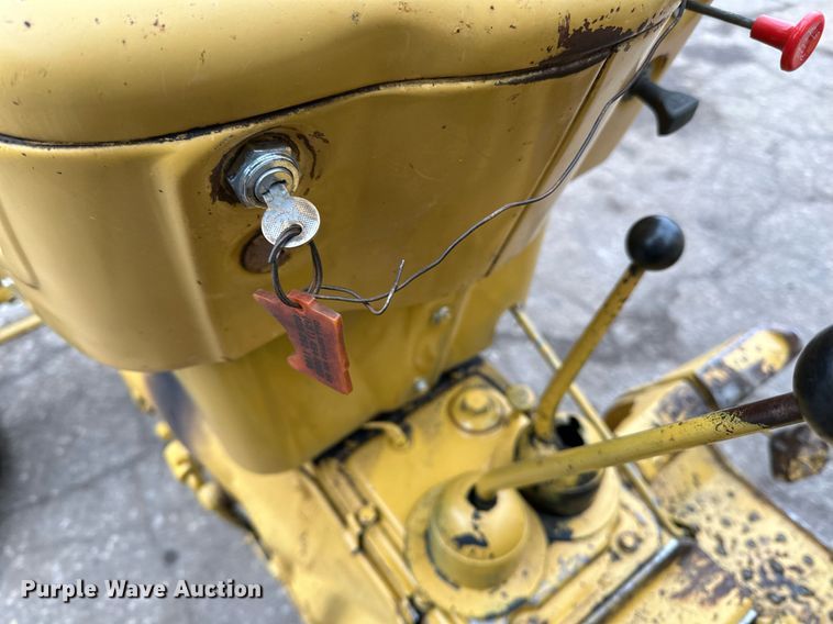 image for item DQ7437 Ford  340A tractor