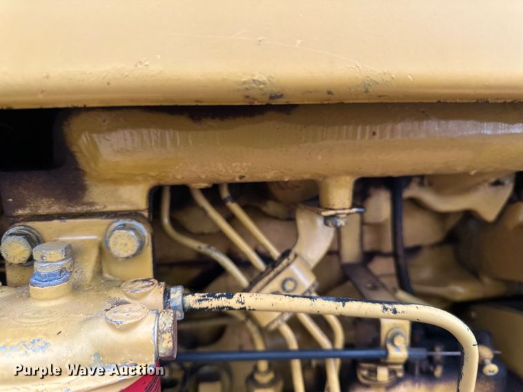 image for item DQ7437 Ford  340A tractor