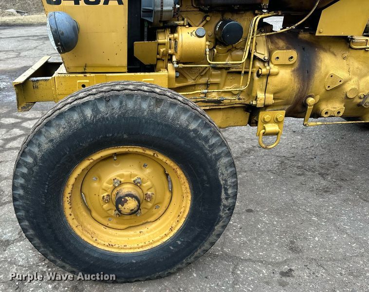image for item DQ7437 Ford  340A tractor