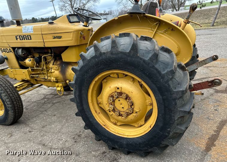 image for item DQ7437 Ford  340A tractor