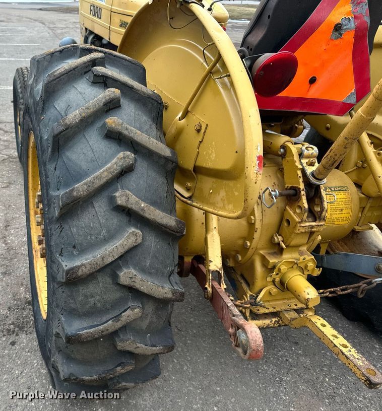 image for item DQ7437 Ford  340A tractor