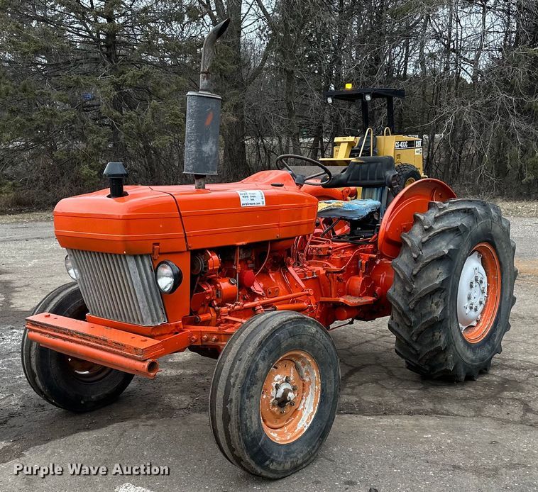 image for item DQ7438 1983 Ford  3610 tractor