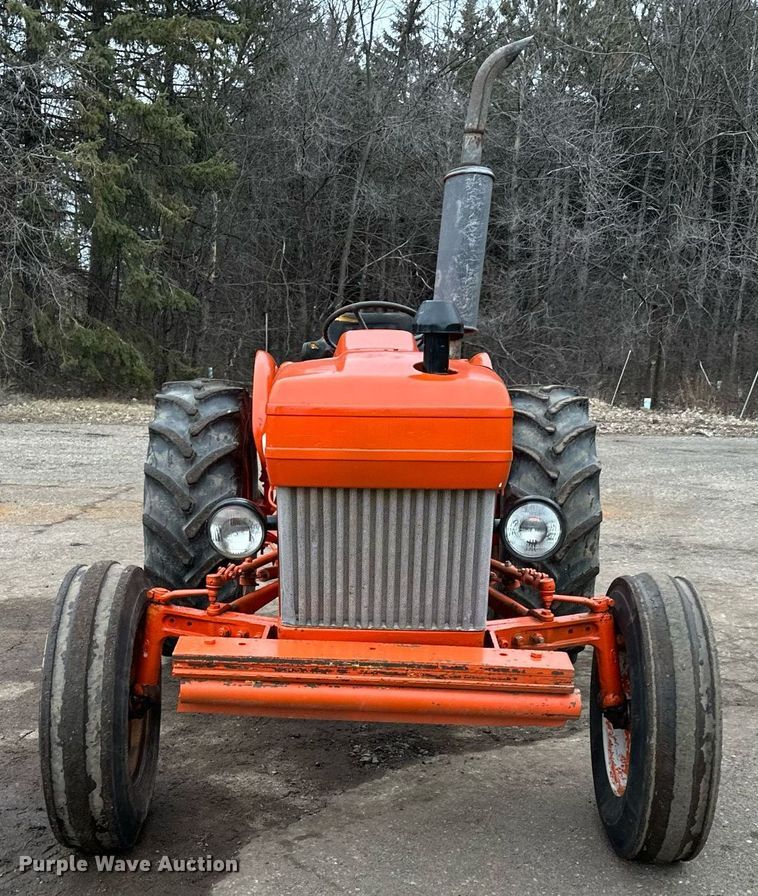 image for item DQ7438 1983 Ford  3610 tractor