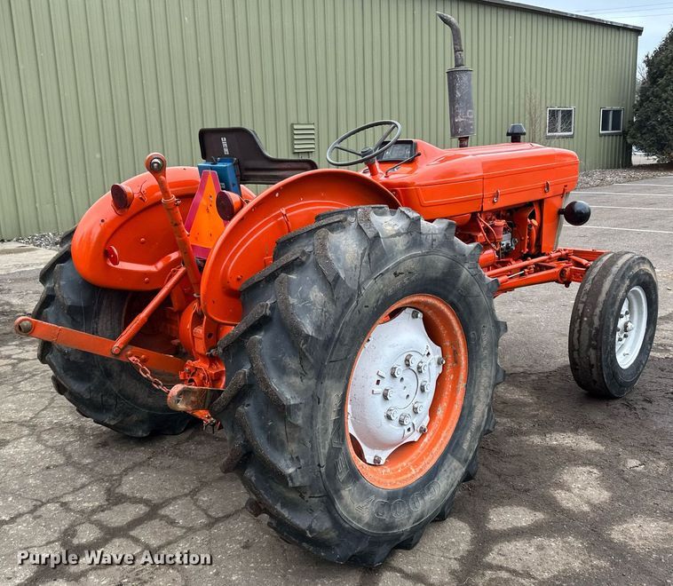 image for item DQ7438 1983 Ford  3610 tractor