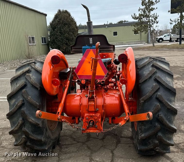 image for item DQ7438 1983 Ford  3610 tractor