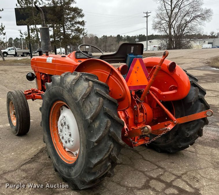 image for item DQ7438 1983 Ford  3610 tractor