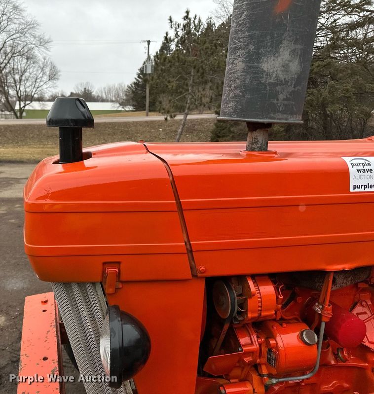 image for item DQ7438 1983 Ford  3610 tractor