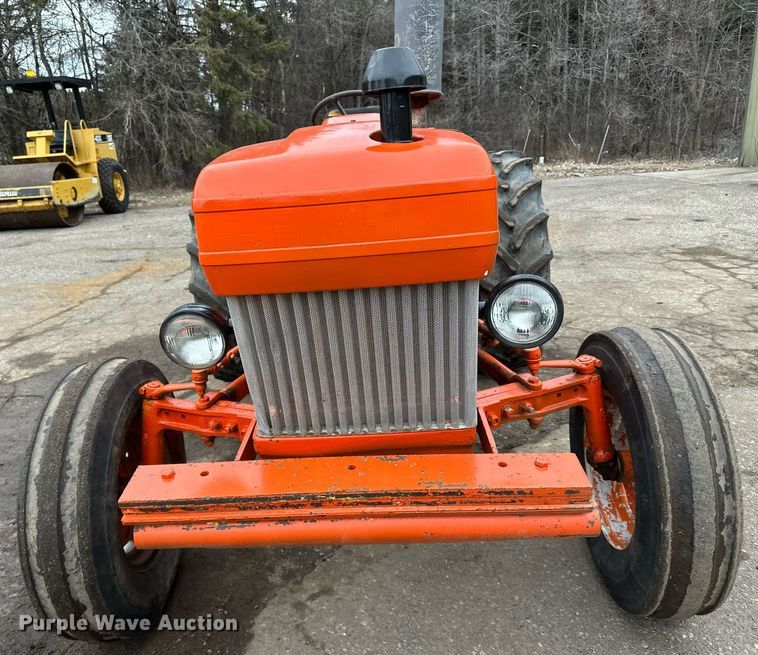 image for item DQ7438 1983 Ford  3610 tractor