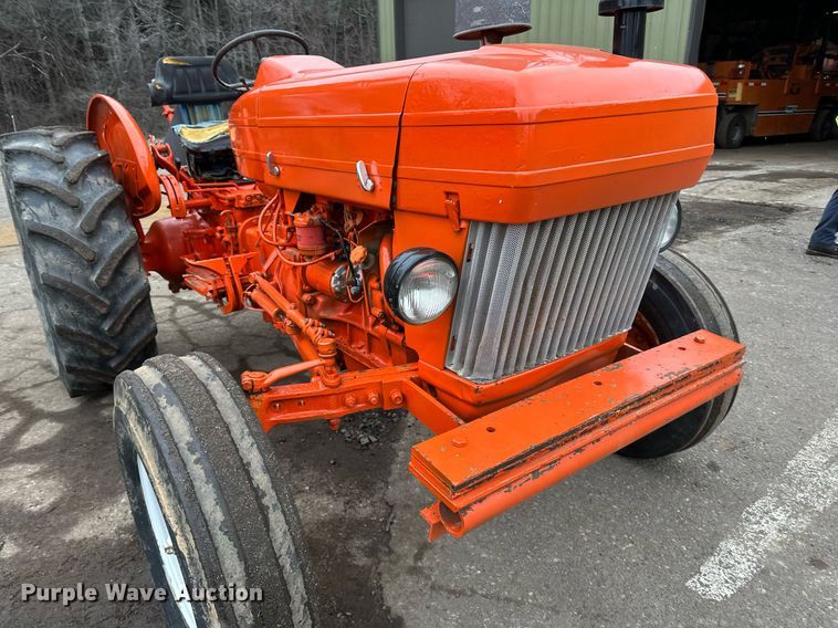 image for item DQ7438 1983 Ford  3610 tractor