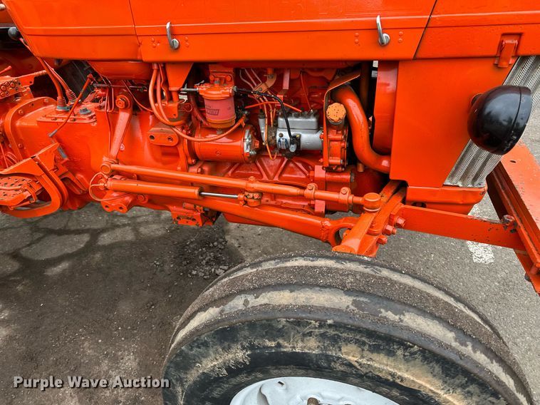 image for item DQ7438 1983 Ford  3610 tractor