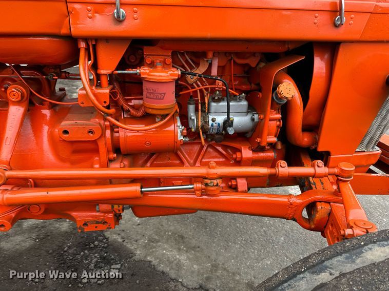 image for item DQ7438 1983 Ford  3610 tractor