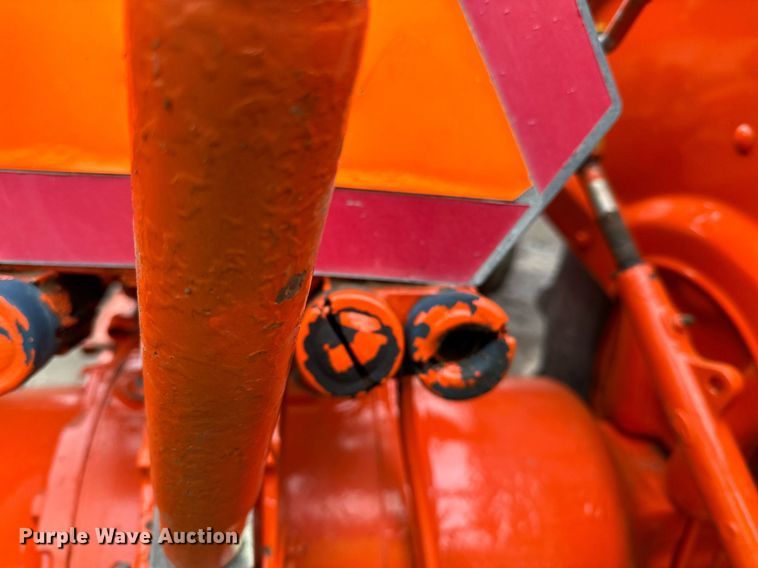 image for item DQ7438 1983 Ford  3610 tractor