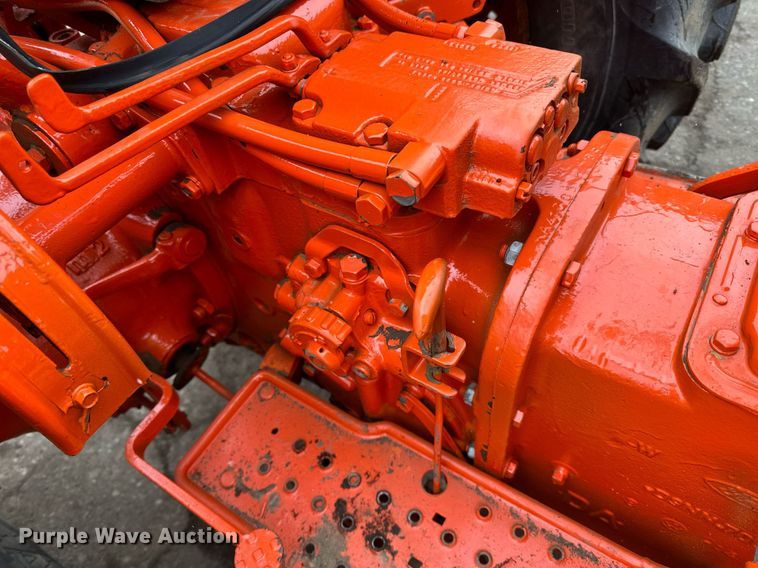 image for item DQ7438 1983 Ford  3610 tractor