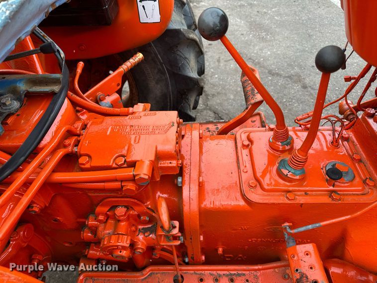 image for item DQ7438 1983 Ford  3610 tractor