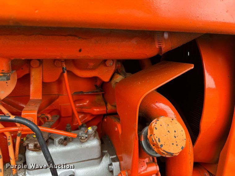 image for item DQ7438 1983 Ford  3610 tractor