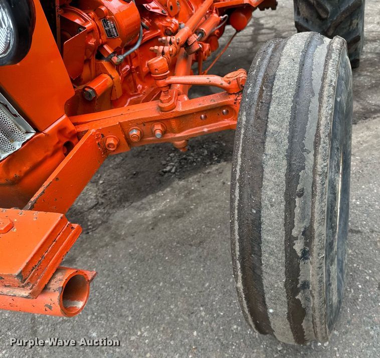 image for item DQ7438 1983 Ford  3610 tractor