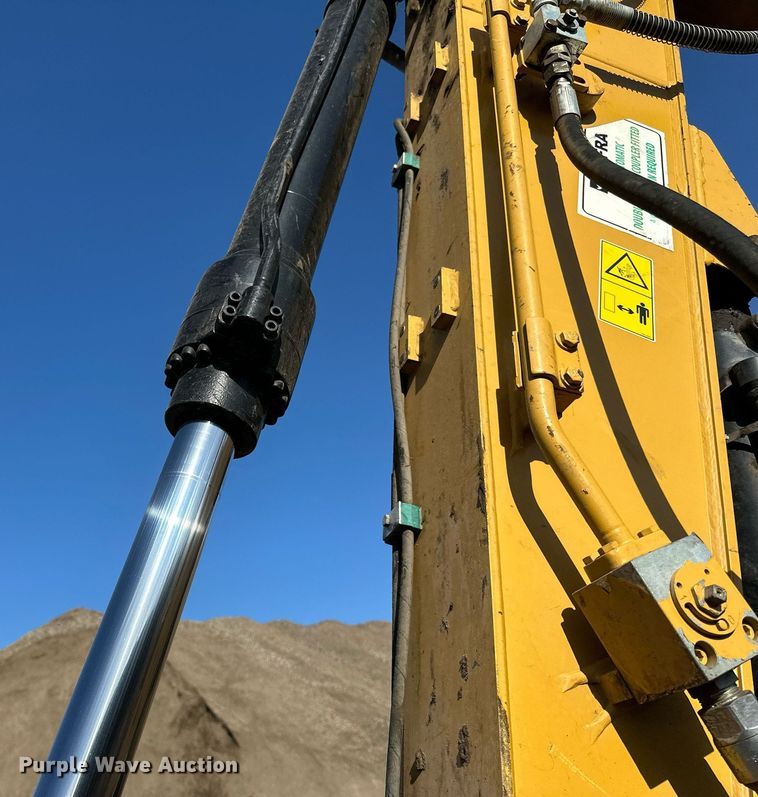 image for item DQ7439 2015 Caterpillar 311FL RR excavator