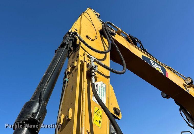 image for item DQ7439 2015 Caterpillar 311FL RR excavator