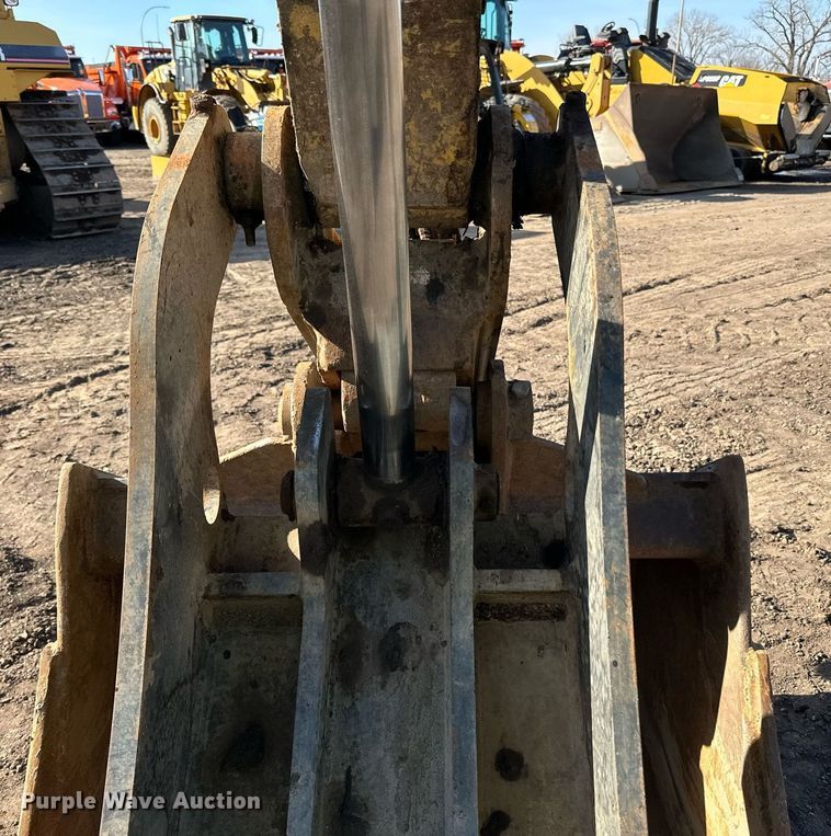 image for item DQ7439 2015 Caterpillar 311FL RR excavator