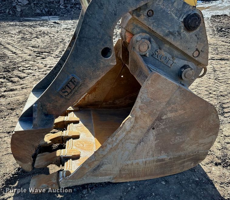 image for item DQ7439 2015 Caterpillar 311FL RR excavator