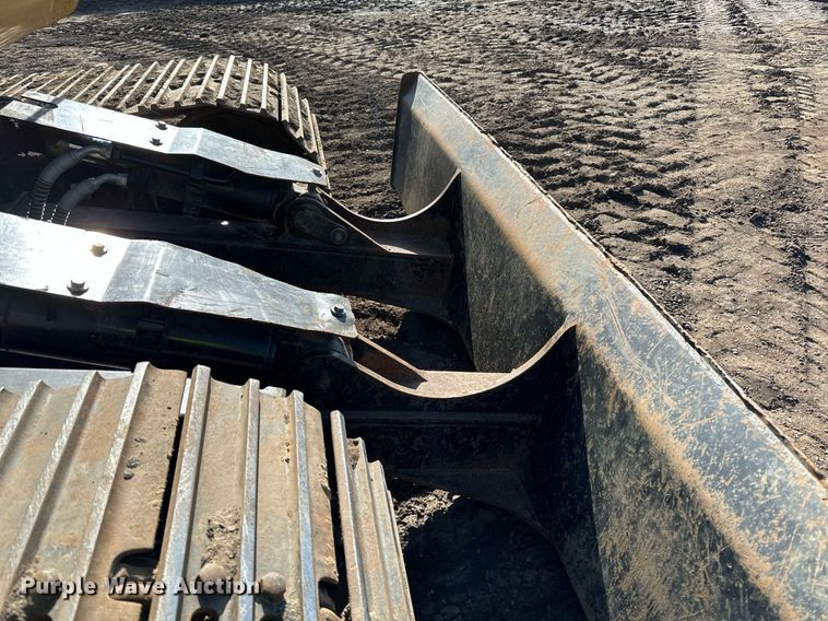 image for item DQ7439 2015 Caterpillar 311FL RR excavator