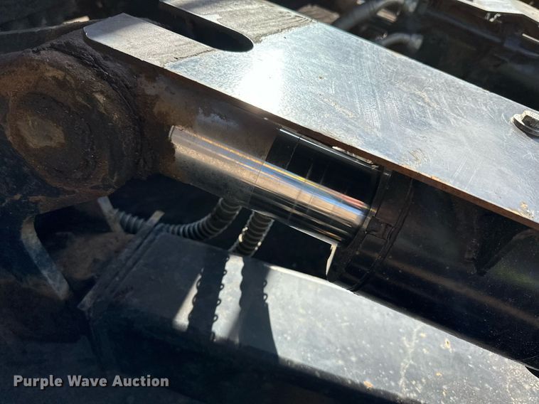 image for item DQ7439 2015 Caterpillar 311FL RR excavator