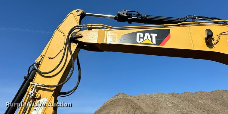 image for item DQ7439 2015 Caterpillar 311FL RR excavator