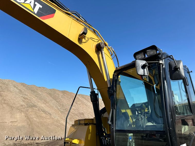 image for item DQ7439 2015 Caterpillar 311FL RR excavator