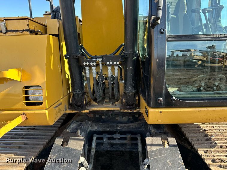 image for item DQ7439 2015 Caterpillar 311FL RR excavator