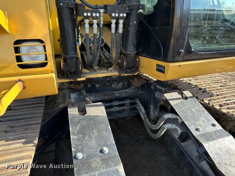 image for item DQ7439 2015 Caterpillar 311FL RR excavator