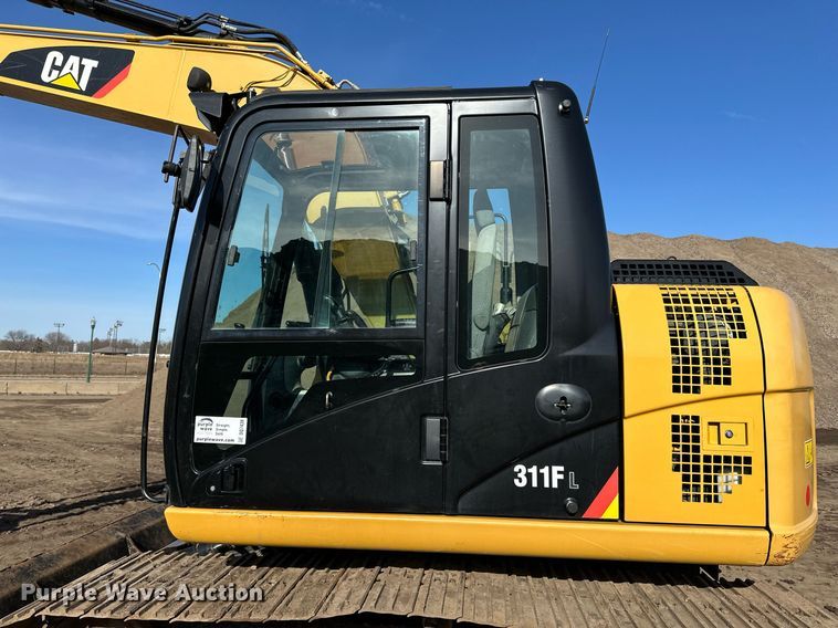 image for item DQ7439 2015 Caterpillar 311FL RR excavator