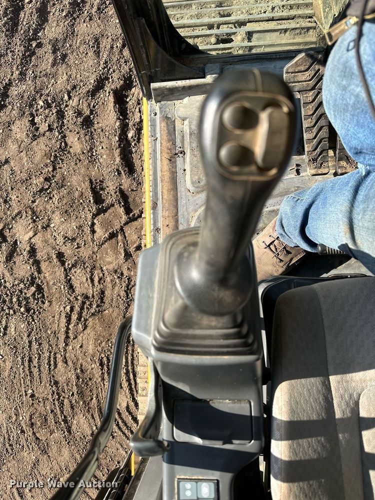 image for item DQ7439 2015 Caterpillar 311FL RR excavator