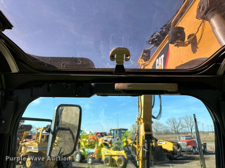 image for item DQ7439 2015 Caterpillar 311FL RR excavator