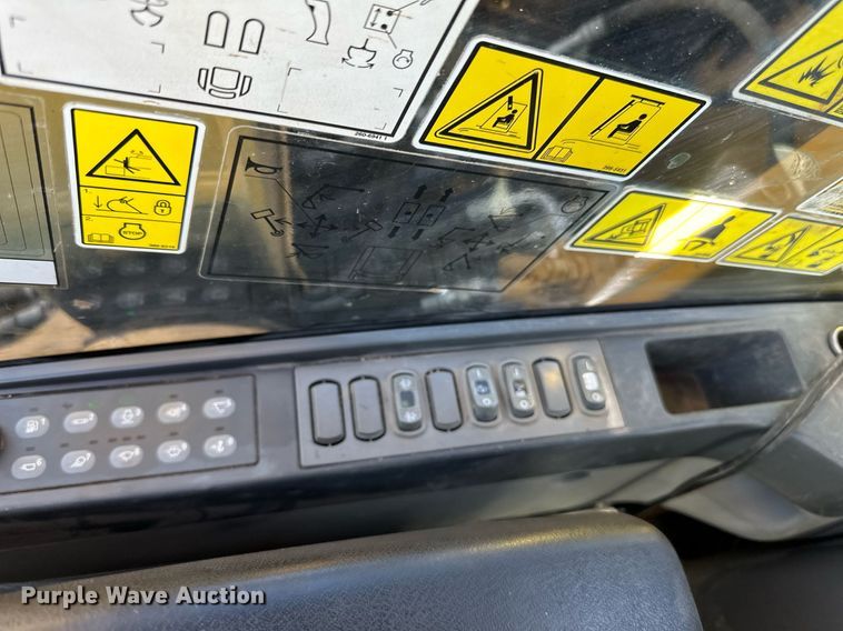 image for item DQ7439 2015 Caterpillar 311FL RR excavator