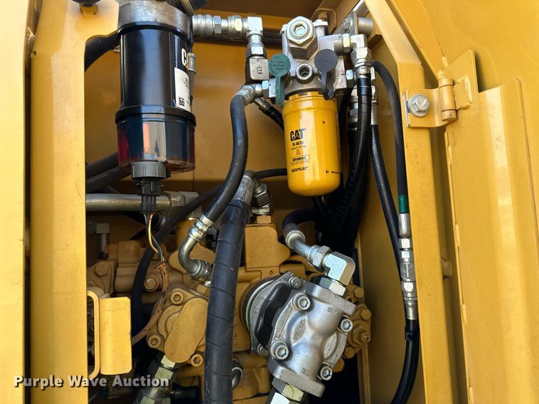 image for item DQ7439 2015 Caterpillar 311FL RR excavator