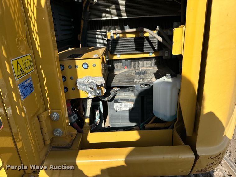 image for item DQ7439 2015 Caterpillar 311FL RR excavator