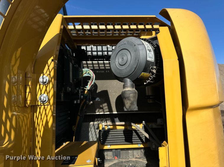 image for item DQ7439 2015 Caterpillar 311FL RR excavator