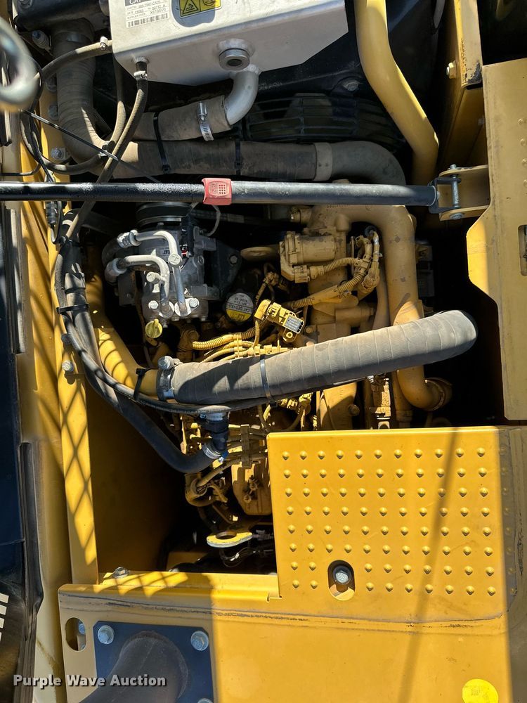 image for item DQ7439 2015 Caterpillar 311FL RR excavator