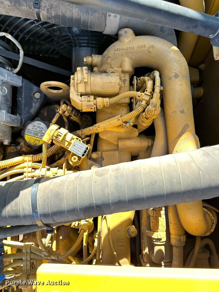 image for item DQ7439 2015 Caterpillar 311FL RR excavator