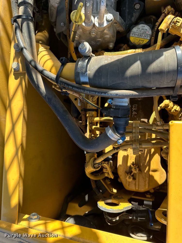 image for item DQ7439 2015 Caterpillar 311FL RR excavator