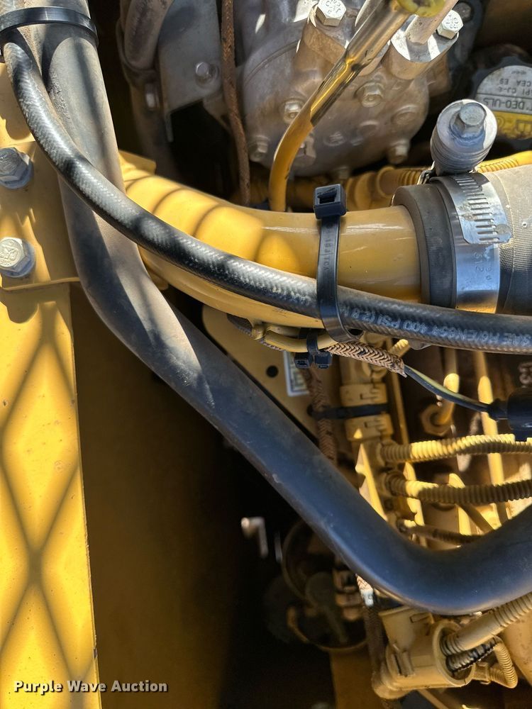 image for item DQ7439 2015 Caterpillar 311FL RR excavator