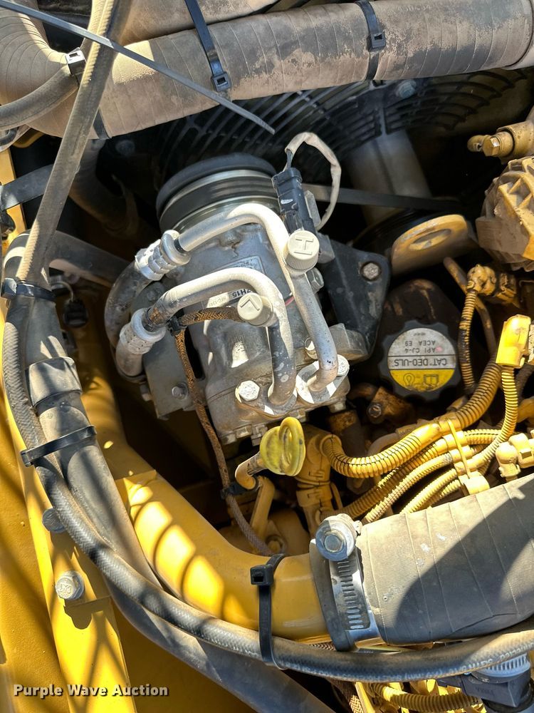 image for item DQ7439 2015 Caterpillar 311FL RR excavator