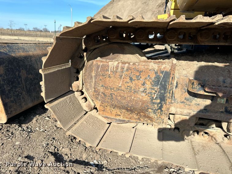 image for item DQ7439 2015 Caterpillar 311FL RR excavator