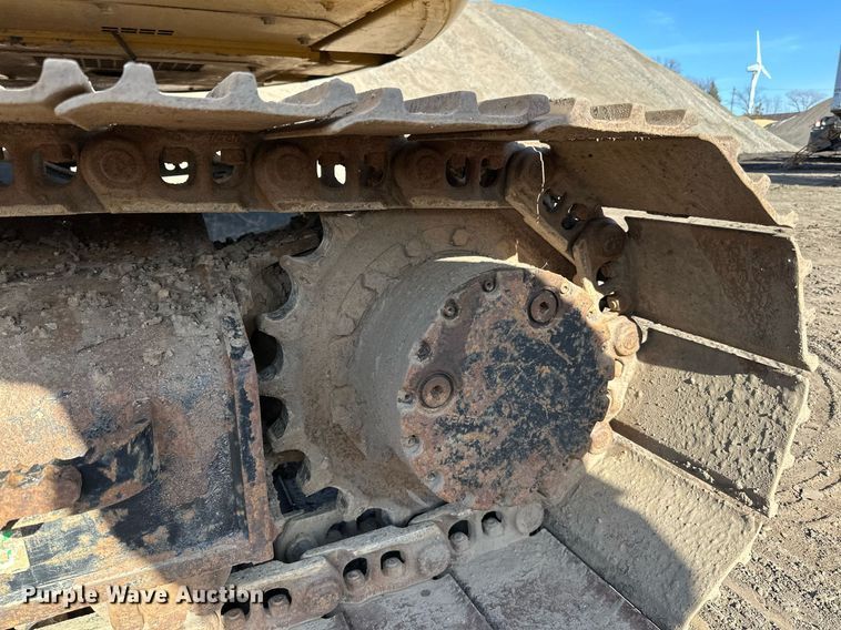 image for item DQ7439 2015 Caterpillar 311FL RR excavator