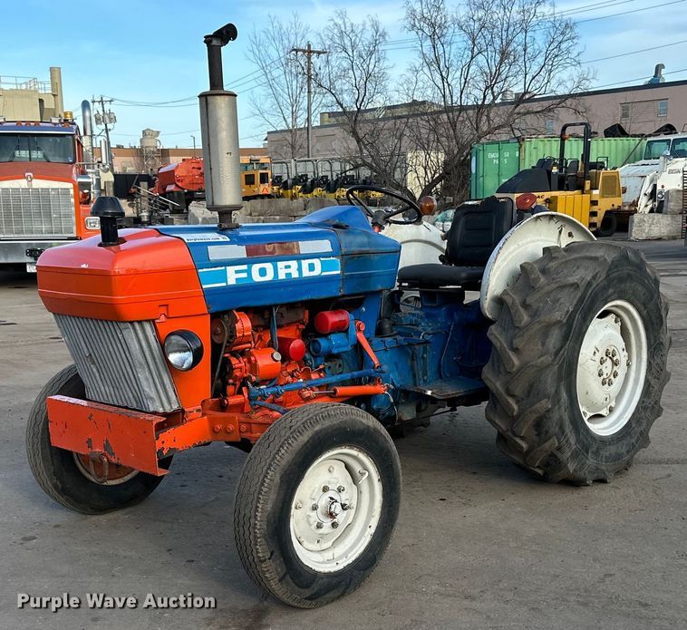image for item DQ7440 Ford 3130 tractor