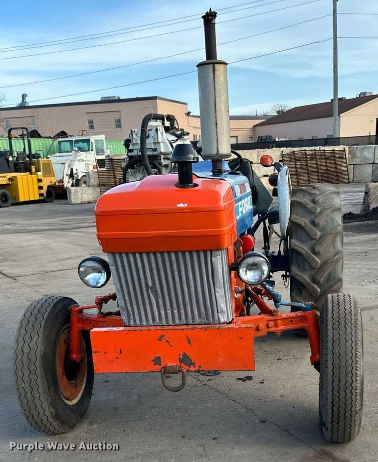 image for item DQ7440 Ford 3130 tractor