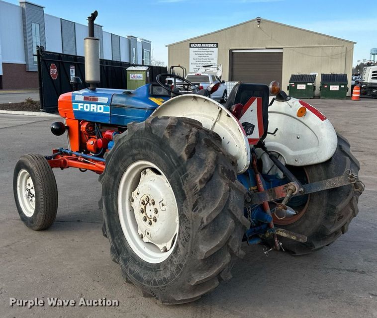image for item DQ7440 Ford 3130 tractor