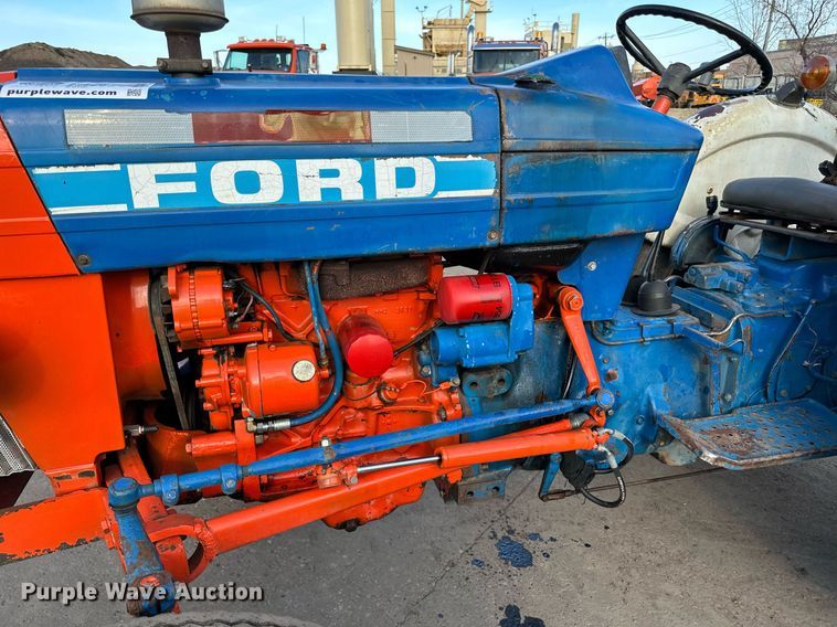 image for item DQ7440 Ford 3130 tractor